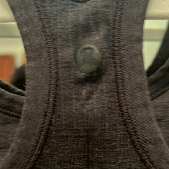 Lululemon ebb to street black ribbed tank top w built in bra size 4 - Picture 4 of 5